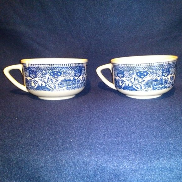 BLUE WILLOW Unmarked Dining 2 Vintage Blue Willow Coffee Cups